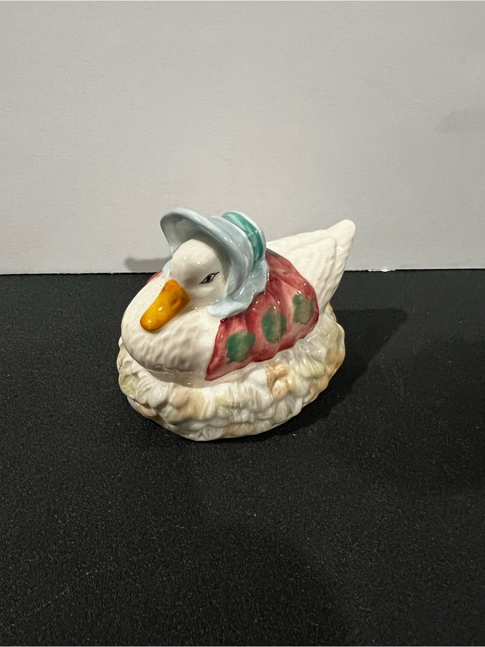 Beatrix Potter Jemima Puddle-Duck Made a Feather Nest